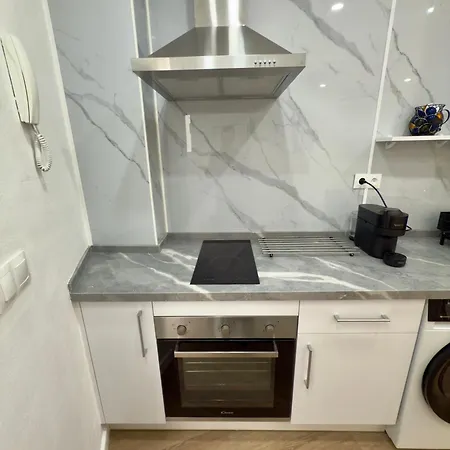 Estudio Junto A Plaza Merced 2 Apartment *